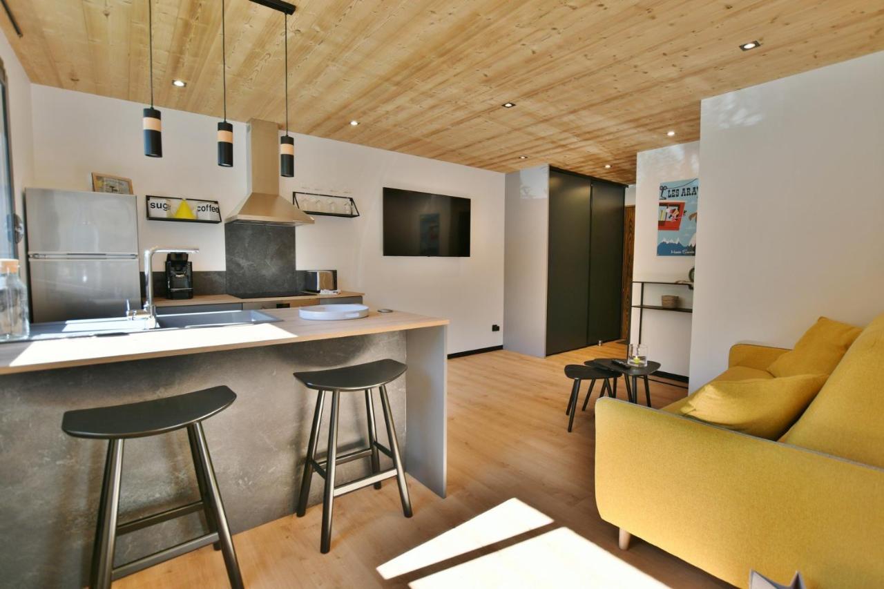Bel Appartement Centre De Thones Lumineux Et Spacieux Neuf Esterno foto