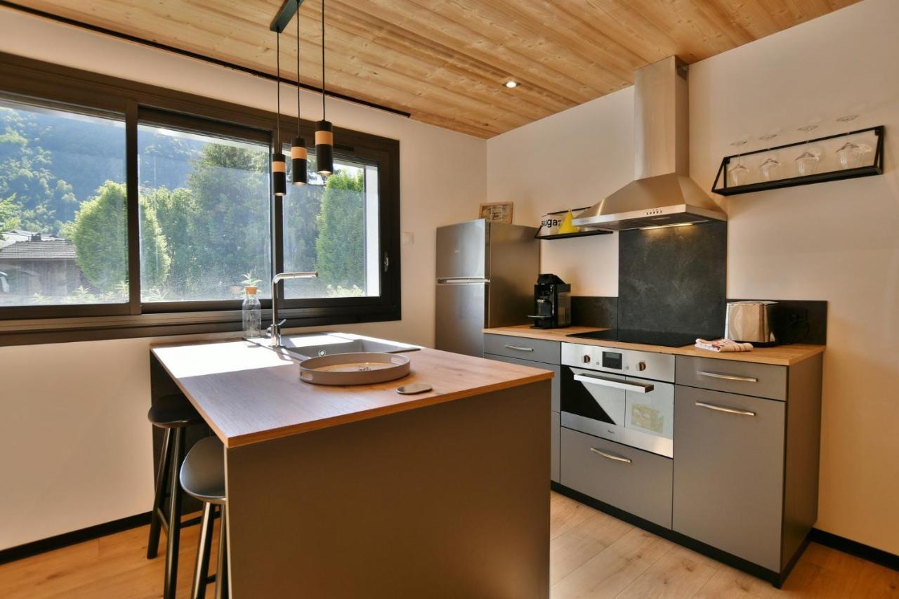 Bel Appartement Centre De Thones Lumineux Et Spacieux Neuf Esterno foto